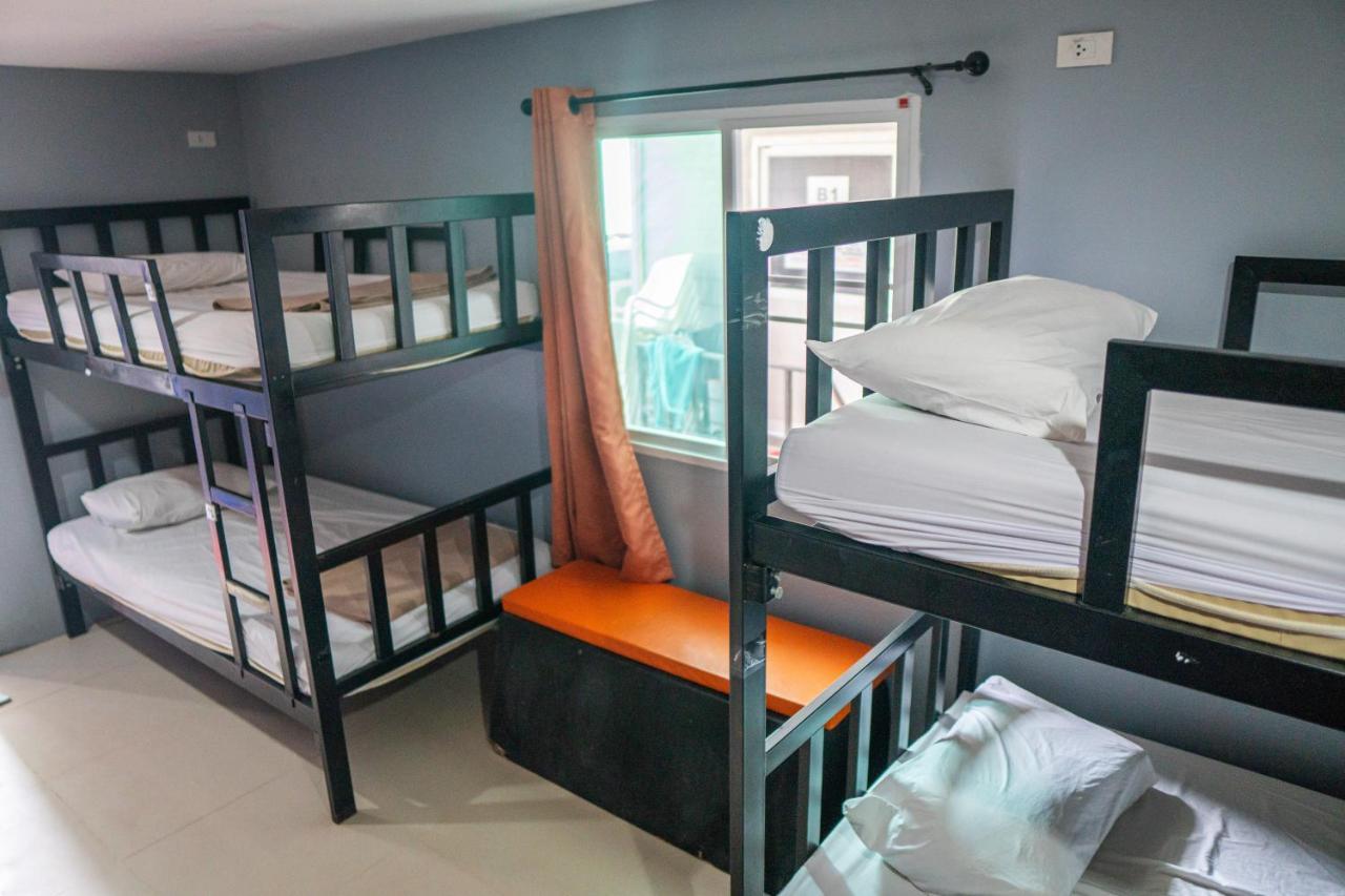 Blanco Beach Bar Hostel Ko Phi Phi Zewnętrze zdjęcie