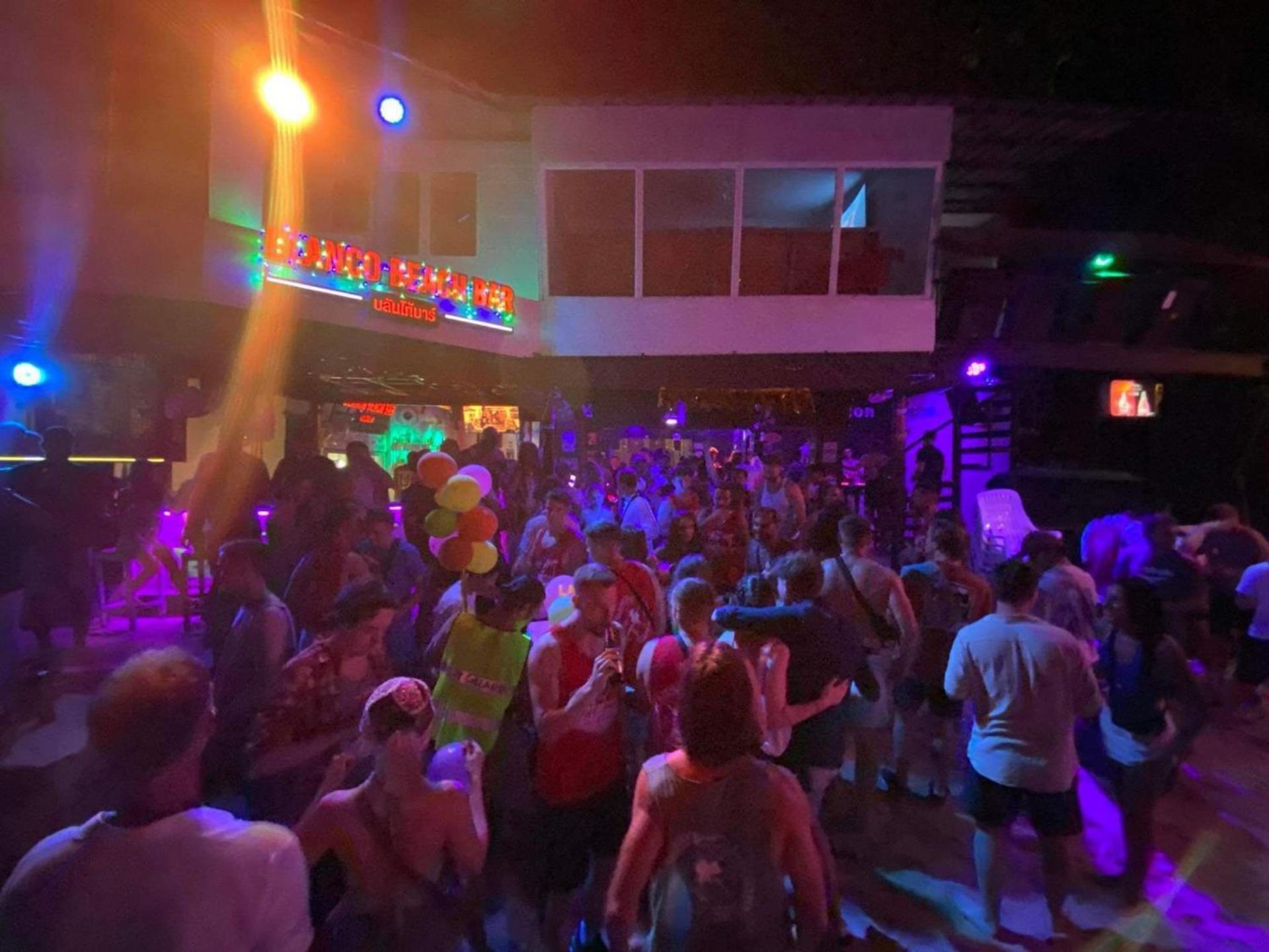Blanco Beach Bar Hostel Ko Phi Phi Zewnętrze zdjęcie